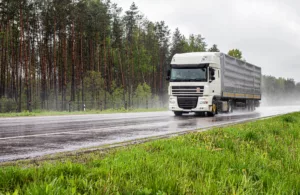 Commercial Truck Insurance preparedness for driving in summer storms 